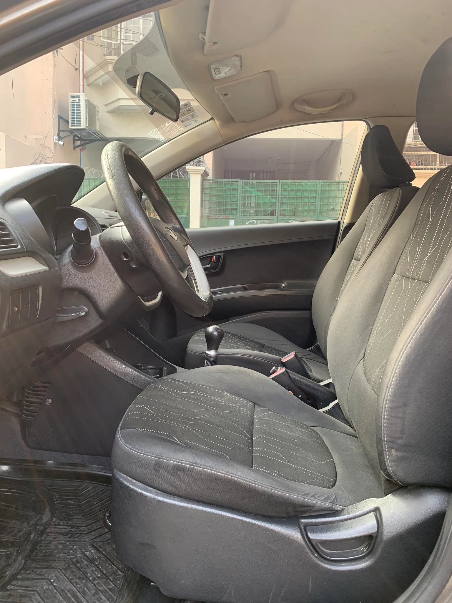 2011 KIA	PICANTO 1.0L GAS EX MANUAL TRANSMISSION - Image 5